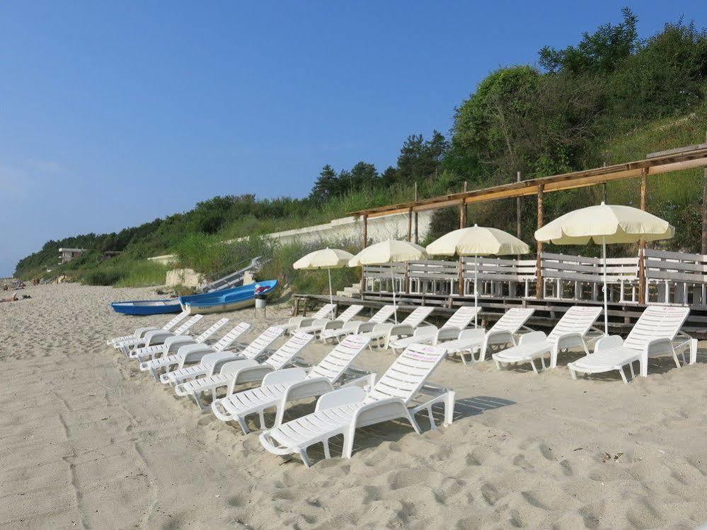 Family Hotel Albizia Beach Varna Exterior foto